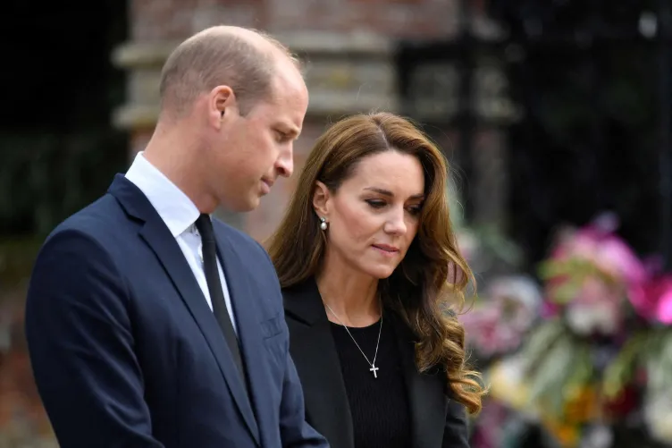 Attaque au couteau en Angleterre : Kate et William réagissent depuis leurs vacances